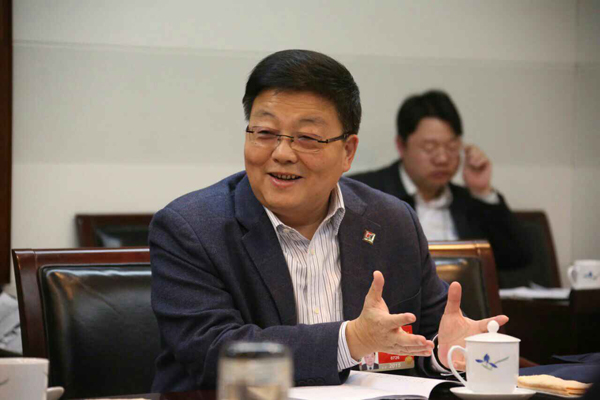 肖伟接受《人民日报》采访：进一步改进药品集中采购管理机制