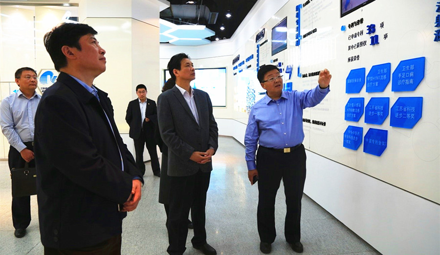 连云港市检察院宋祥林检察长一行莅临尊龙凯时人生就是搏药业考察调研