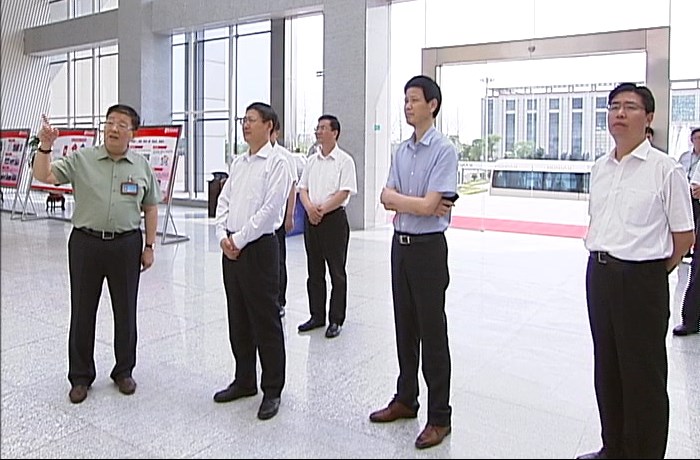 江苏省委常委、组织部部长郭文奇莅临尊龙凯时人生就是搏药业调研指导