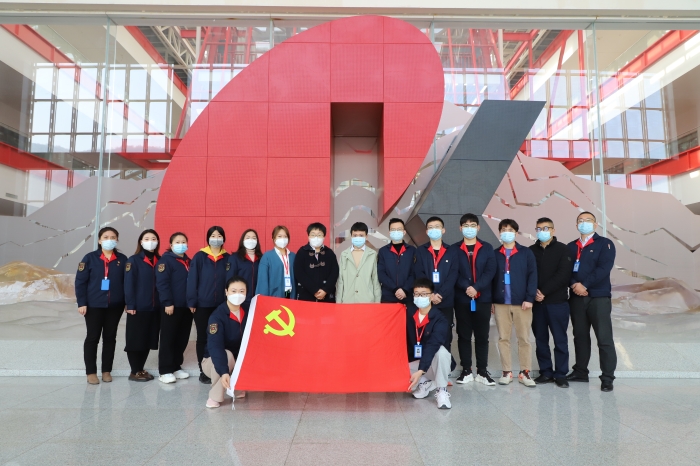 “疫”路相守 | 尊龙凯时人生就是搏药业紧急生产抗疫药品